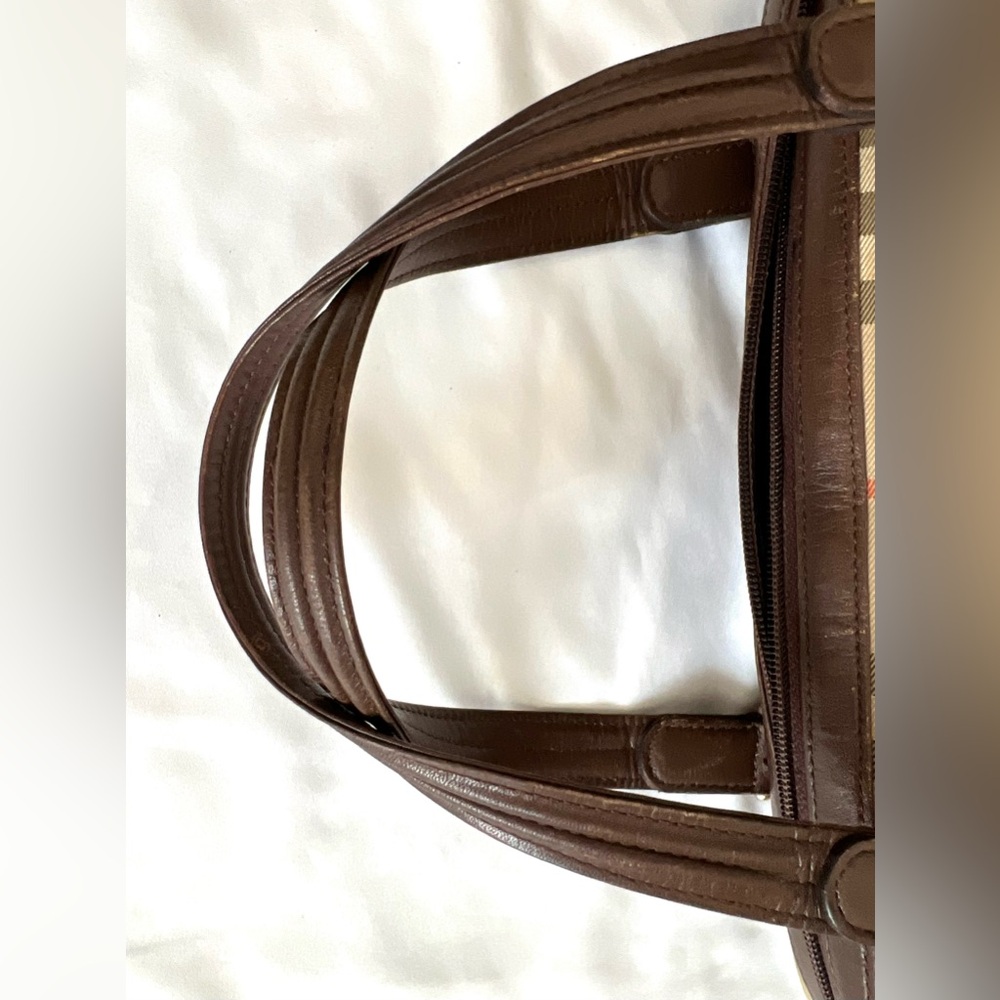 Burberrys’ Vintage Nova Check Boston Bag - Picture 13 of 15